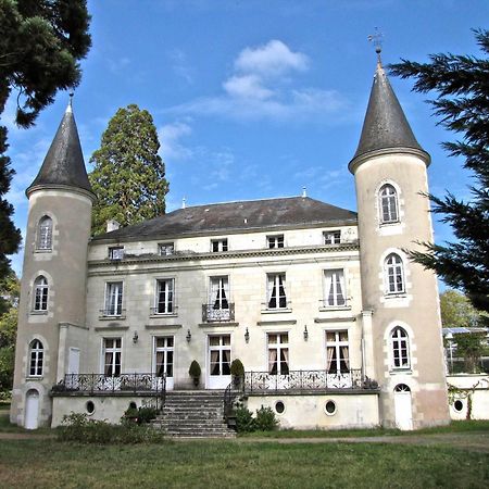 Chateau Les Vallees Bed & Breakfast Tournon-Saint-Pierre Exterior photo